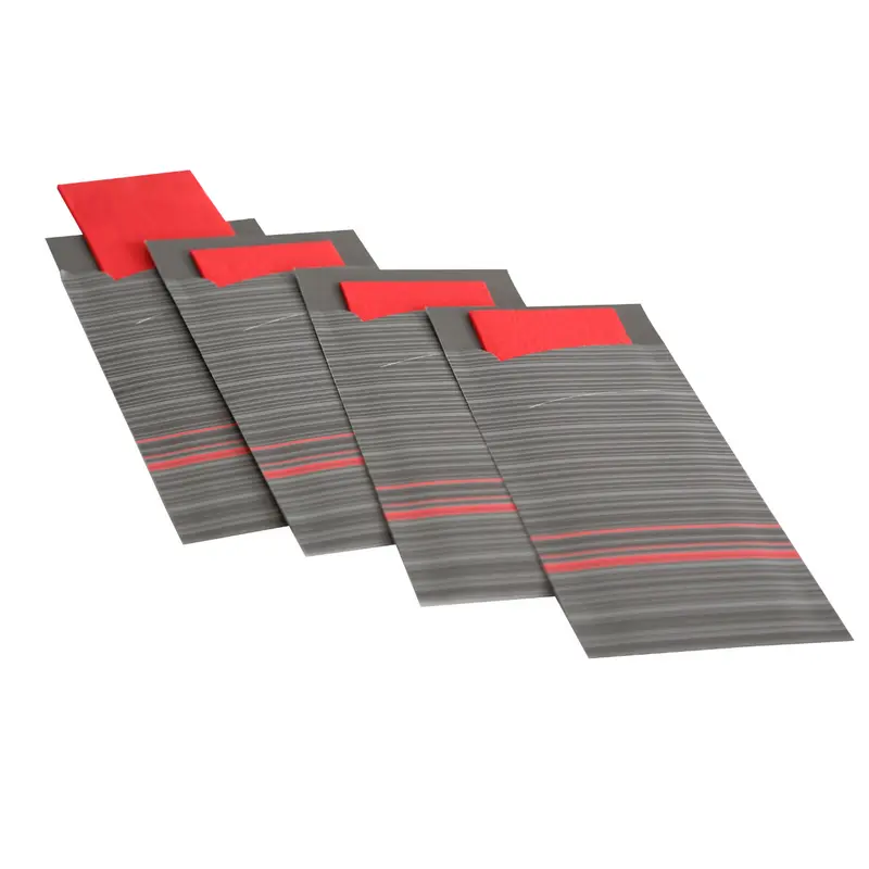 Bestecktaschen mit Serviette – rot, 330 × 330 mm, 2-lagig, 1/8-Falz