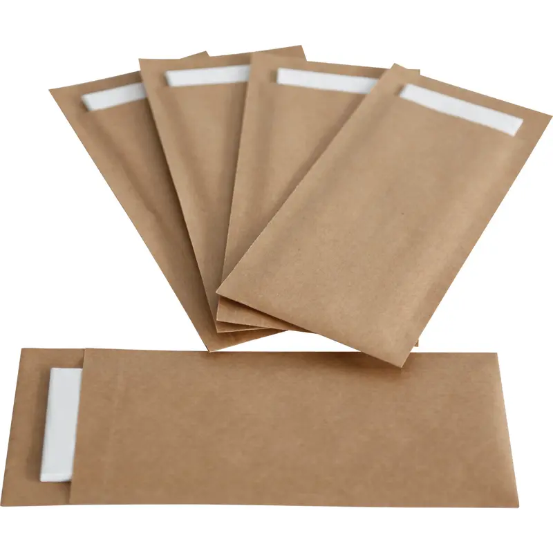 Bestecktaschen mit Serviette – weiß, 330 × 330 mm, 2-lagig, 1/8-Falz