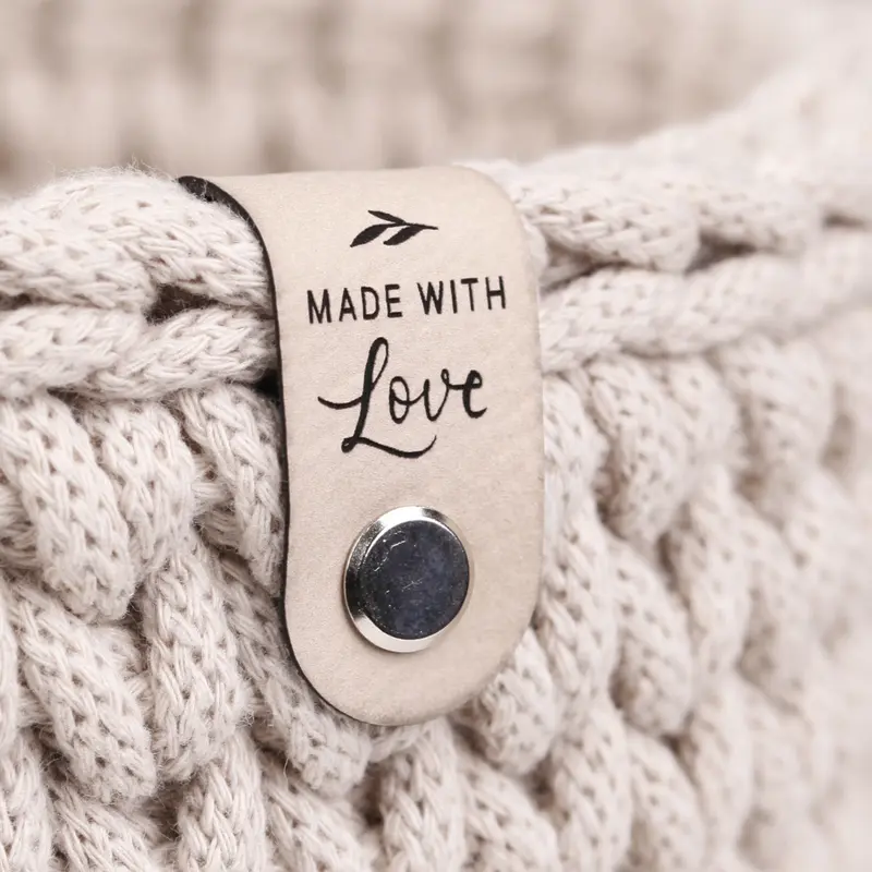 Handmade Labels mit Schraubniete "made with Love"