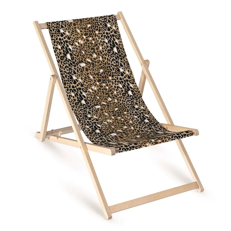 Liegestuhl aus Holz mit LEOPARD SPOTS-Aufdruck