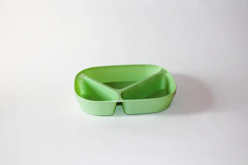 Mehrweg Menübox 3-geteilt – 236x181x47mm, Avocadogrün, 48 Stk.