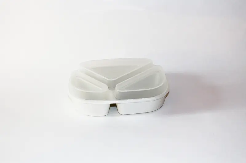 Mehrweg Menübox 3-geteilt – 236x181x47mm, Cremeweiß, 48 Stk.