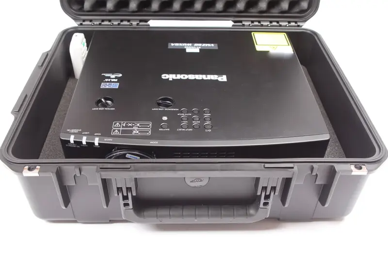 Panasonic PT-VMZ60 / VMZ61 / VMZ71/ VMZ82 / VMZ72 / VMZ62 / VMZ51 / VMZ51S Case inkl. Inlay