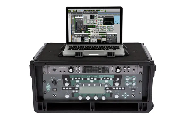 SKB 1SKB-iSF4U iSeries Studio Flyer Laptop Rack Case