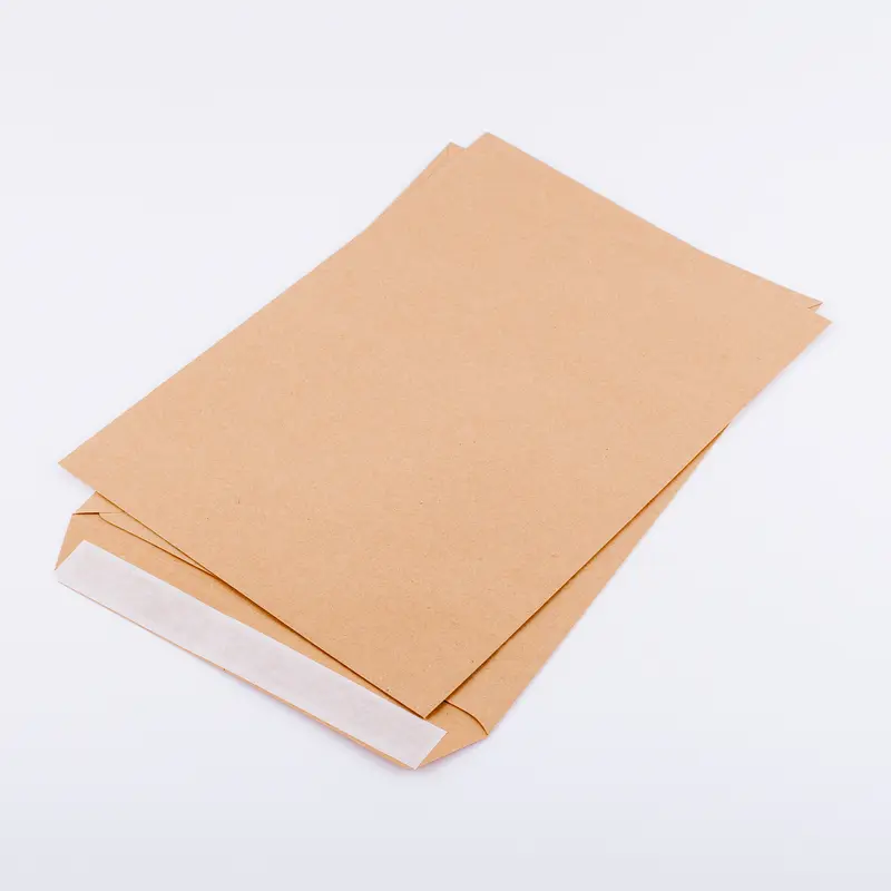 Versandtasche braun ohne Fenster DIN C4 (229x324mm) 90g/m² haftklebend (161150)